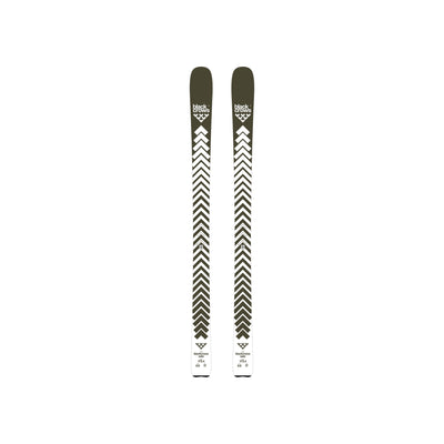 Black Crows Atris skis met zwart-wit visgraatpatroon en olijfgroene bovenkant