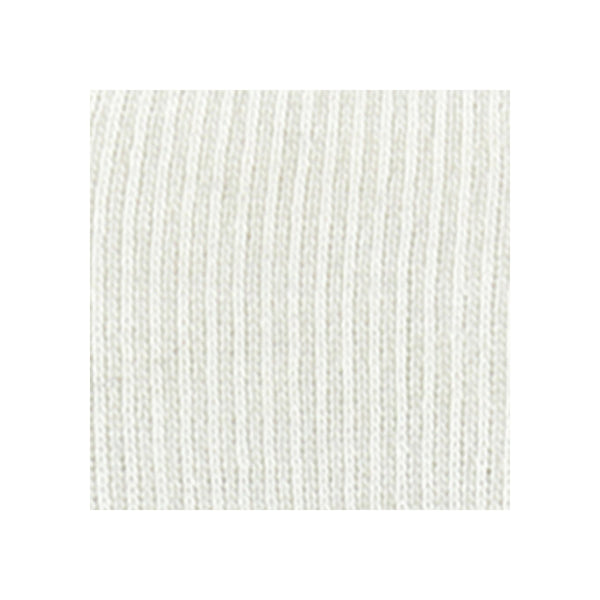 Witte gebreide stof met verticale ribbel textuur, close-up weergave