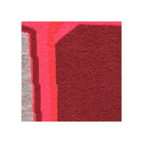 Roze sjaal met bordeauxrode en grijze kleurvlakken in gebreid patroon