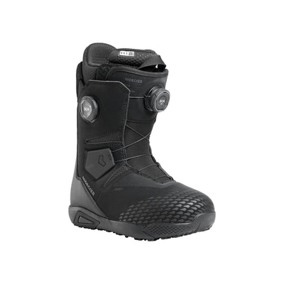 Zwarte snowboardboot met BOA-draaisluiting en geperforeerde teen voor optimale pasvorm en comfort