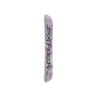 Roze snowboard met 'ENERGY' tekst op witte achtergrond - bovenaanzicht