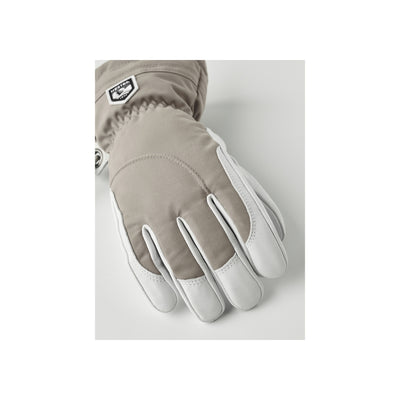 Witte en grijze leren skihandschoenen met warme voering en polssluiting