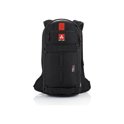 Zwarte Chrome Industries rugzak met rood logo en praktische vakken voor dagelijks gebruik