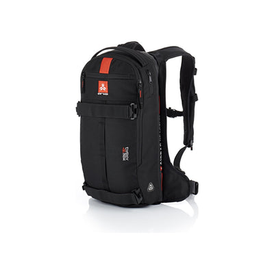 Zwarte Chrome Industries Niko Pack 3.0 rugzak met 25L capaciteit en gepolsterde schouderbanden