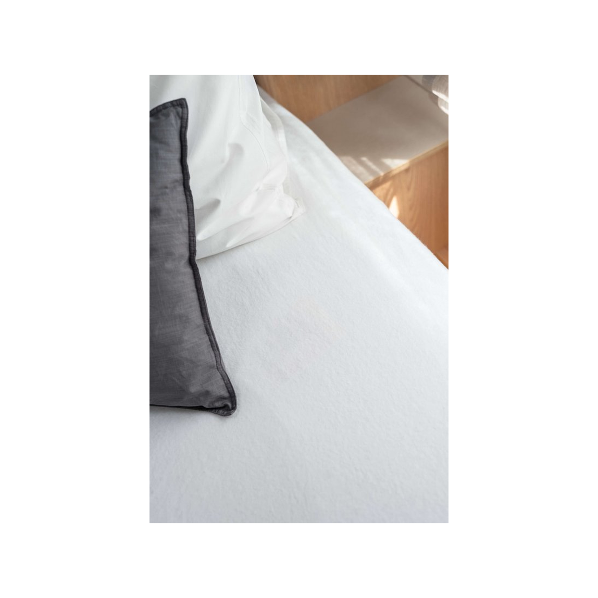 Walra Molton Cotton Cover Queens bed
