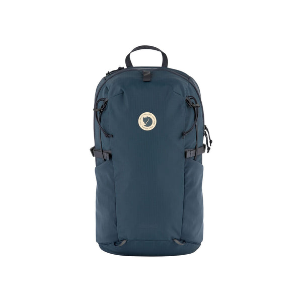 Fjällräven Ulvö Rolltop 23 rugzak in donkerblauw met logo en verstelbare riemen