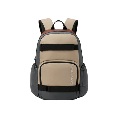 Dakine rugzak in beige en grijs met voorvak en zijvakken, geschikt voor dagelijks gebruik