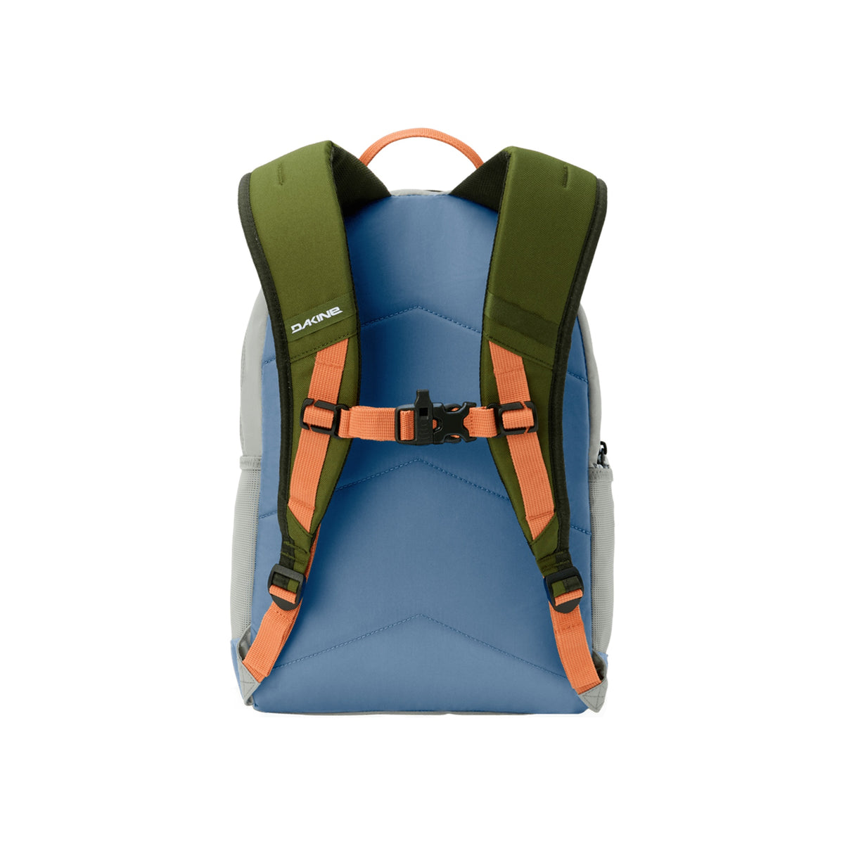 Dakine rugzak met blauwe body, groene en oranje schouderbanden en verstelbare borstriem