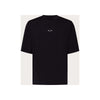 Zwart oversized T-shirt met korte mouwen en klein logo op de borst