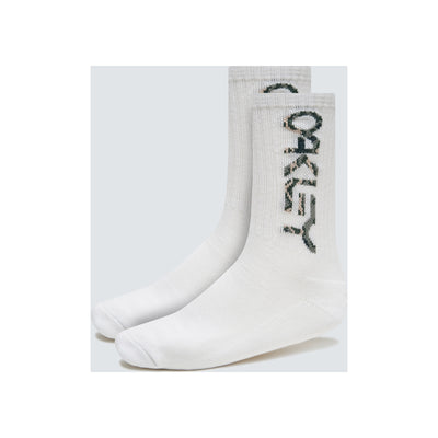 Witte sokken met Oakley-logo in zwart op de zijkant, sportieve crew-sokken