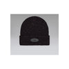 Zwarte gebreide muts met gespikkeld patroon en rubberen logo patch