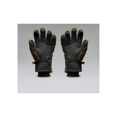 Zwarte winterhandschoenen met bruine teddy voering aan vingertoppen en duimen, geïsoleerd voor warmte