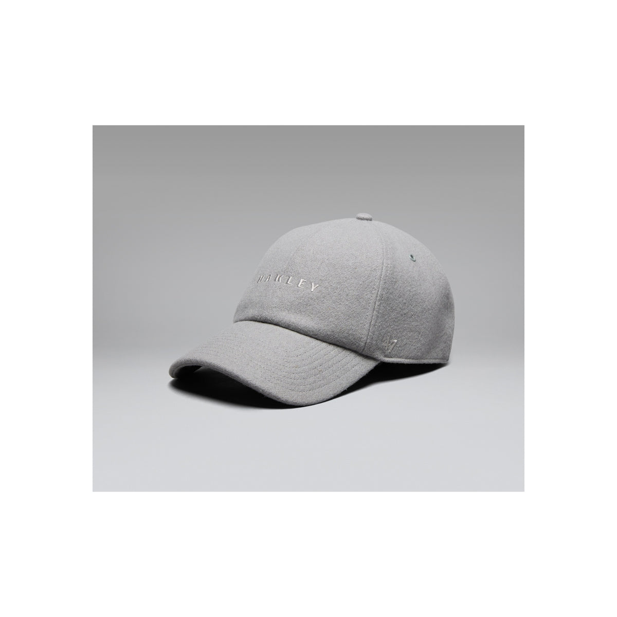 Grijze baseball cap met geborduurde tekst en verstelbare sluiting