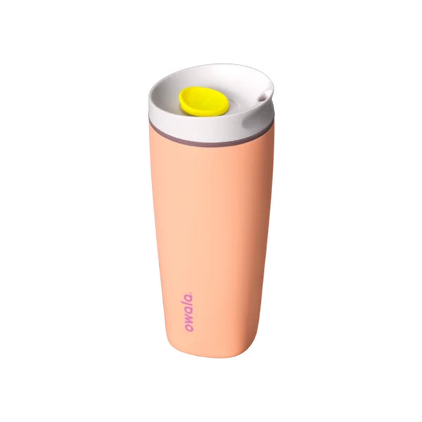 Owala FreeSip thermosbeker 680ml roze met gele drukknop en lekvrij deksel voor koffie en thee