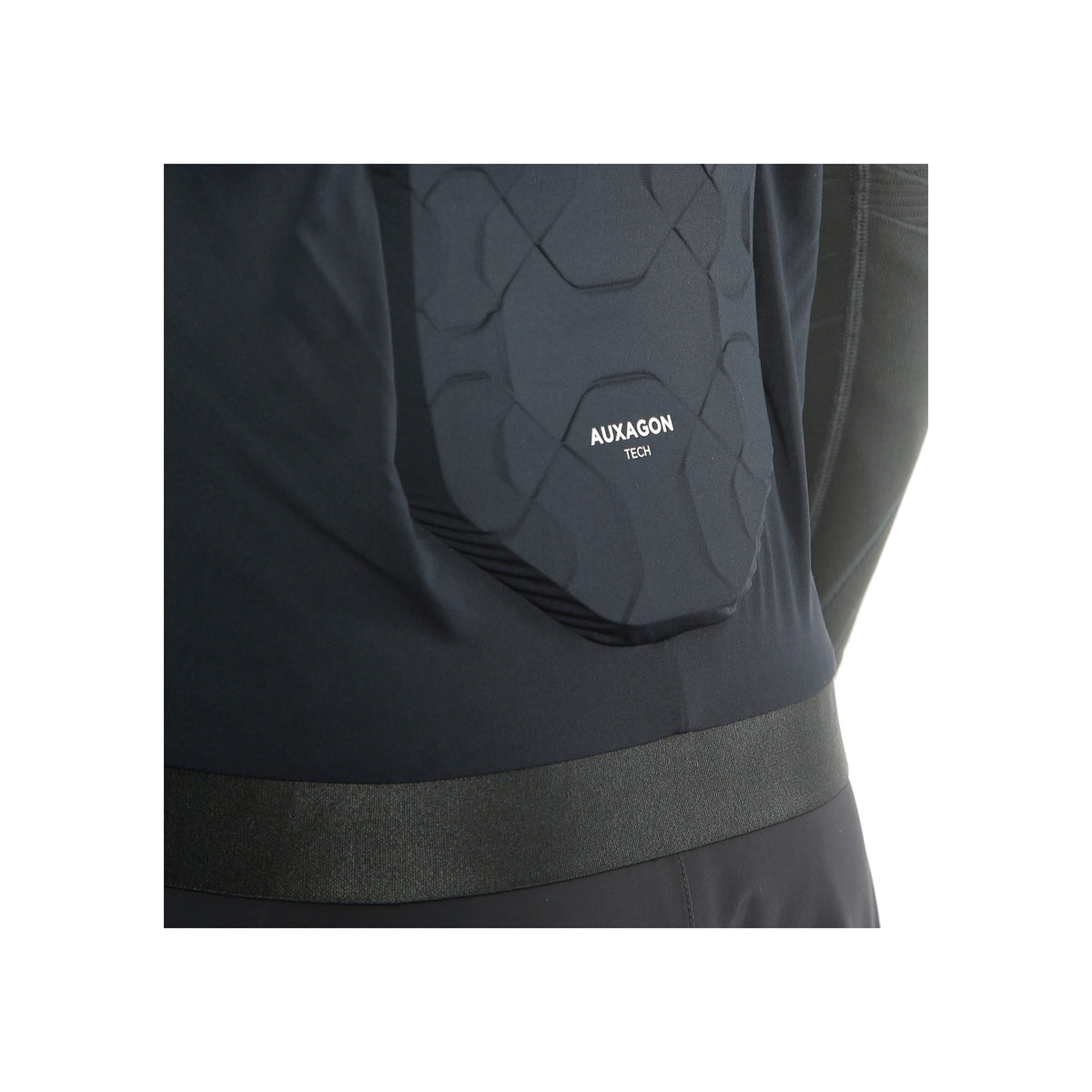 Nahkaboa Tech zwarte jas met merklogo - duurzame outdoorkleding met technisch materiaal