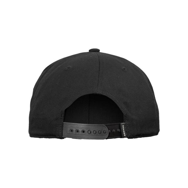 Zwarte snapback pet achterkant met verstelbare sluiting