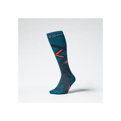 Donkerblauwe compressiekousen met turquoise en rode accenten voor sportieve prestaties