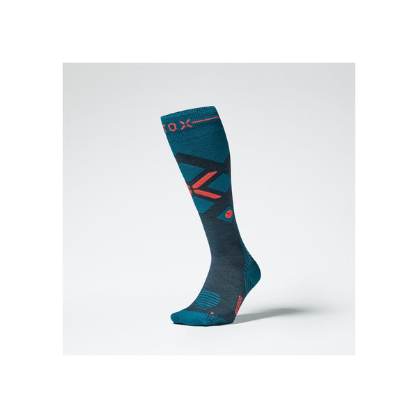 Donkerblauwe compressiekousen met turquoise en rode accenten voor sportieve prestaties