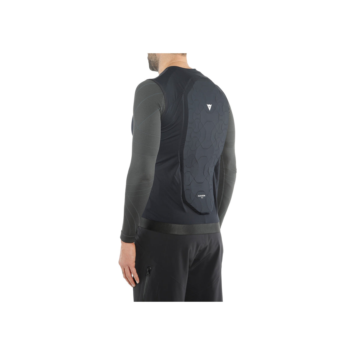 Zwart motorfiets rugbeschermingsshirt met lange mouwen en veiligheidspad op de rug